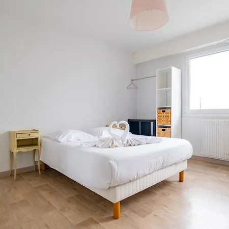 Le Saint Aloise - Balcon, Vue A 10min Du Centre Apartamento *