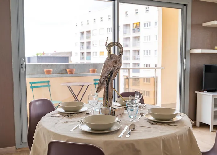 Le Saint Aloise - Balcon, Vue A 10min Du Centre Appartement