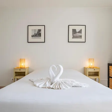 Le Saint Aloise - Balcon, Vue A 10min Du Centre Apartment